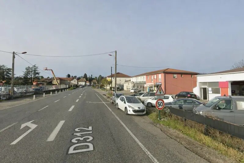 Retail in Bourgoin-Jallieu for lease Aerial- Image 1 of 7