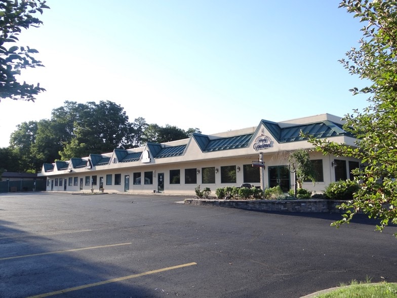 10 IBM Rd, Poughkeepsie, NY for lease - Building Photo - Image 3 of 14