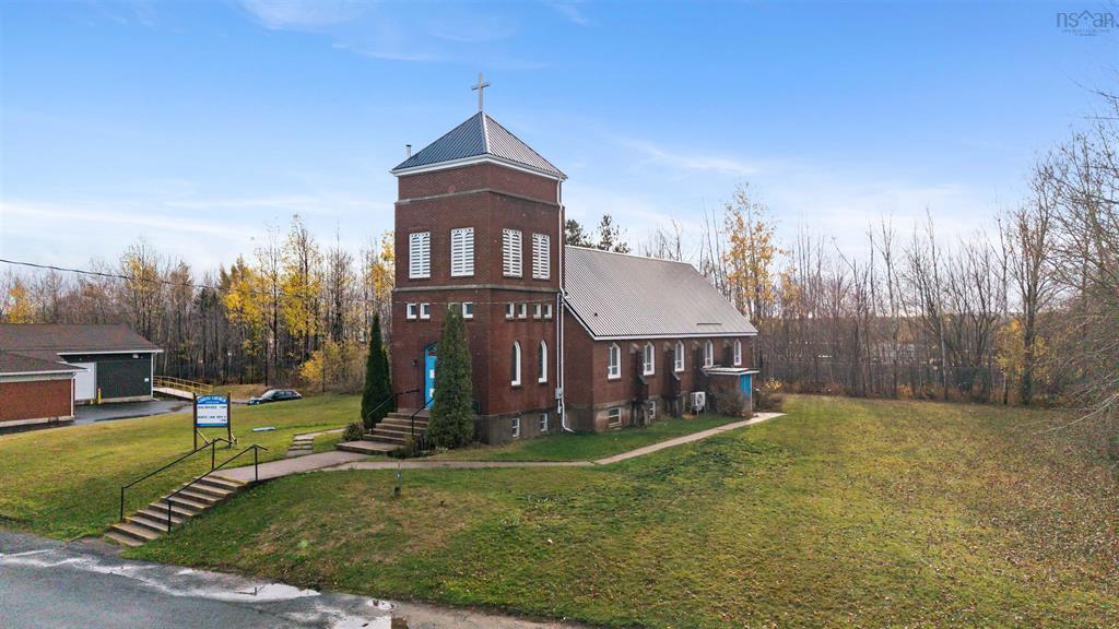 14 Church St, Lantz, NS for sale Primary Photo- Image 1 of 2
