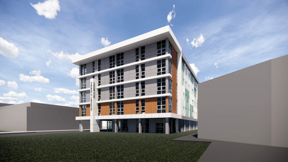 3901 N Meridian St, Indianapolis, IN à louer - Photo du bâtiment - Image 2 de 12