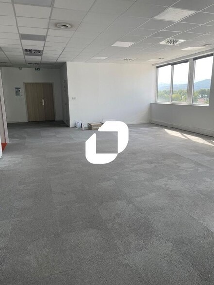 2 Rue De La Viscose, Échirolles for lease - Building Photo - Image 3 of 9