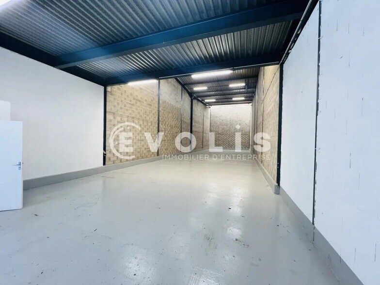 Flex in Noisy-le-Grand for lease - Building Photo - Image 2 of 7