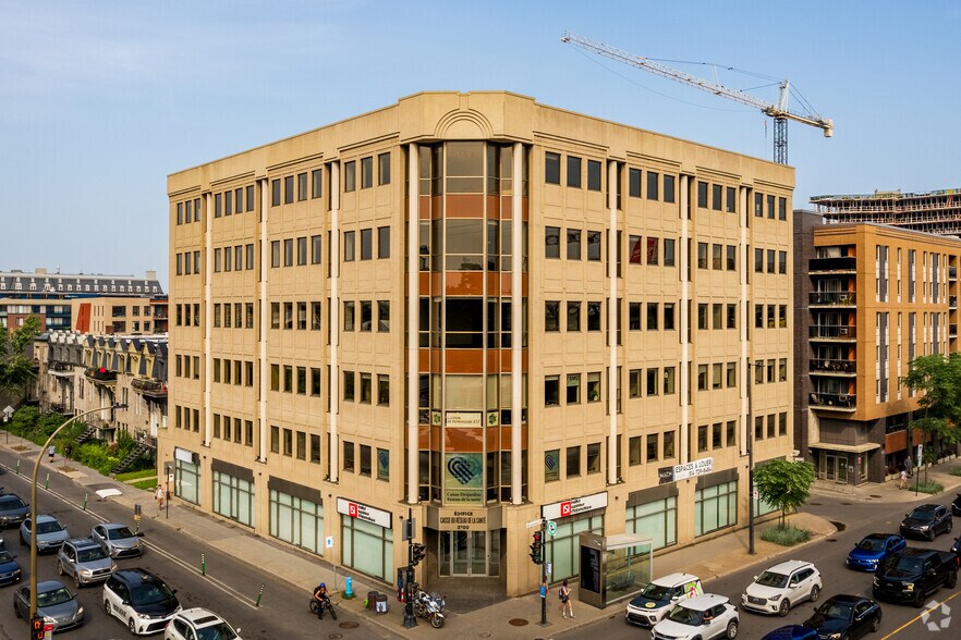 2100 Boul De Maisonneuve E, Montréal, QC à louer - Photo du bâtiment - Image 1 de 6