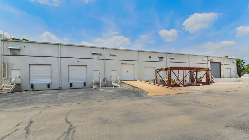 6004 Techni Center Dr, Austin, TX à louer - Photo du bâtiment - Image 3 de 13
