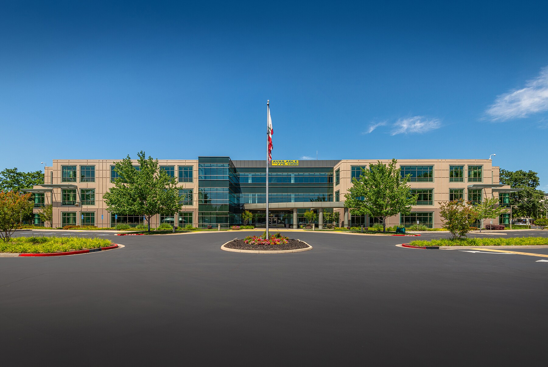 11971 Foundation Pl, Gold River, CA à louer Photo du bâtiment- Image 1 de 15