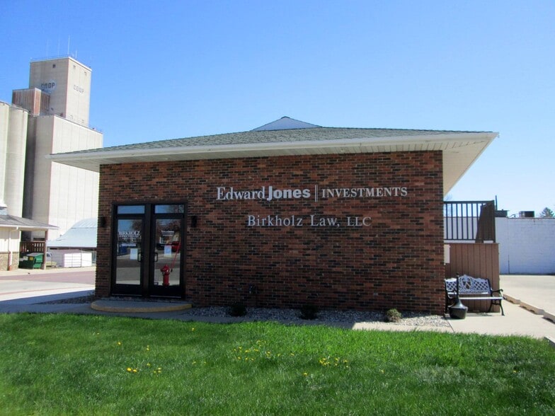 101 7th St S, Saint James, MN for lease - Primary Photo - Image 1 of 13