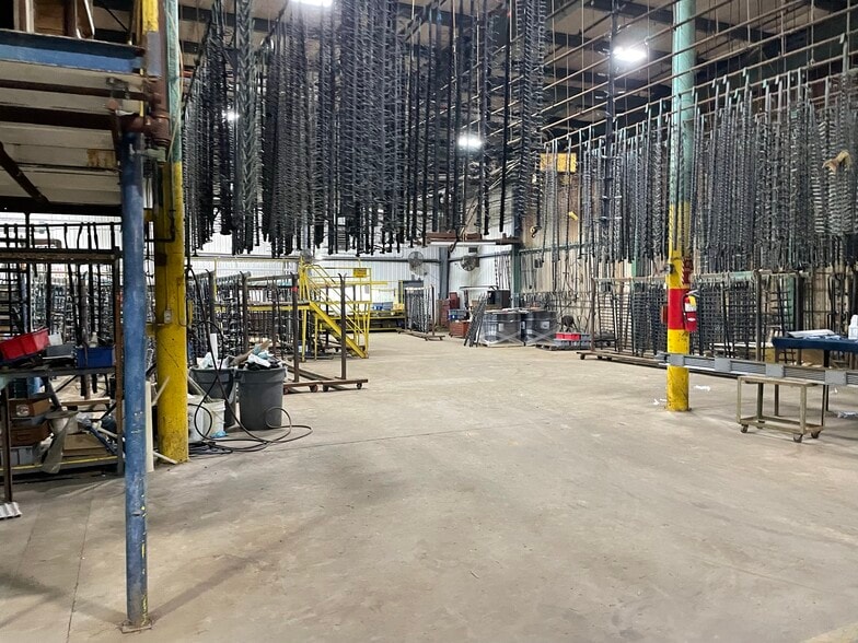 175 Progress Ave, Springfield, MA for sale - Primary Photo - Image 2 of 5