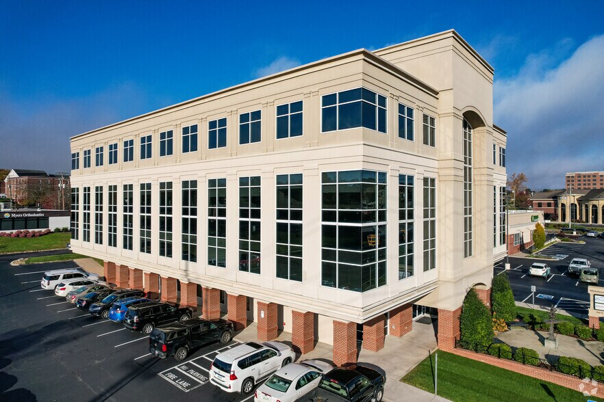 109 S Northshore Dr, Knoxville, TN à louer - Photo du bâtiment - Image 1 de 7