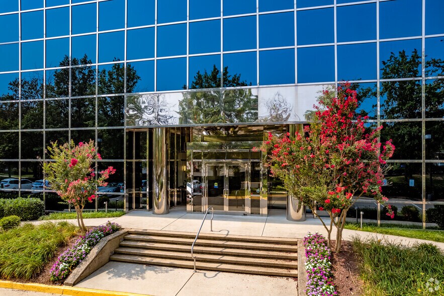 1875 Campus Commons Dr, Reston, VA à louer - Photo du bâtiment - Image 3 de 6