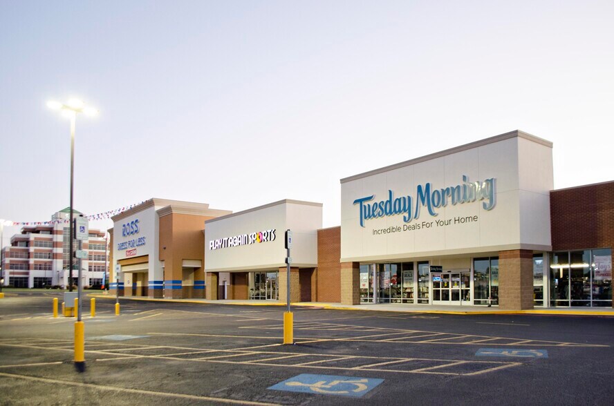 2010 S Caraway Rd, Jonesboro, AR à louer - Photo du bâtiment - Image 1 de 6