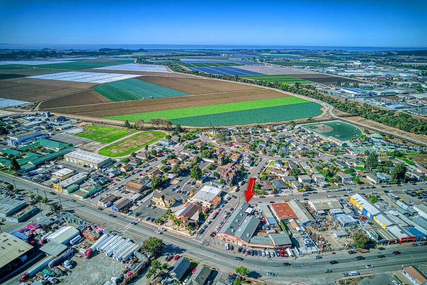 74-82 Porter Dr, Watsonville, CA à vendre - Photo du bâtiment - Image 2 de 25