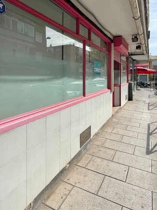 Plus de détails pour Multi-résidentiel à vendre