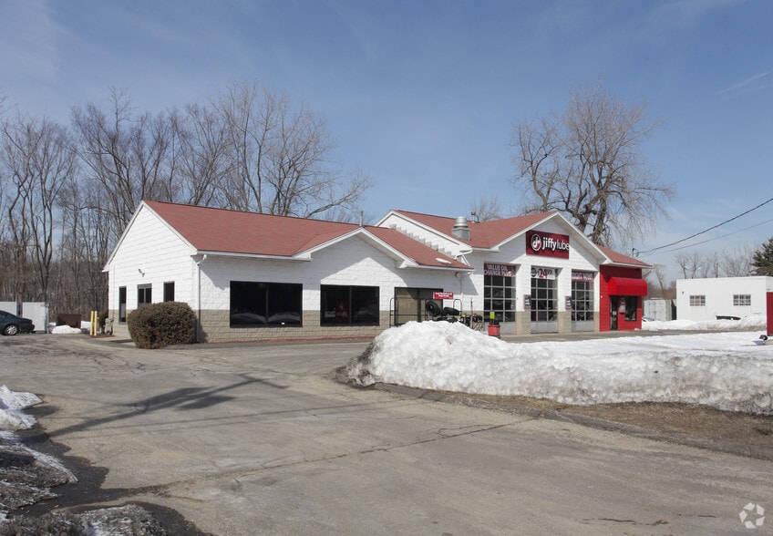 1761 Berlin Tpke, Wethersfield, CT à louer - Photo du bâtiment - Image 2 de 2