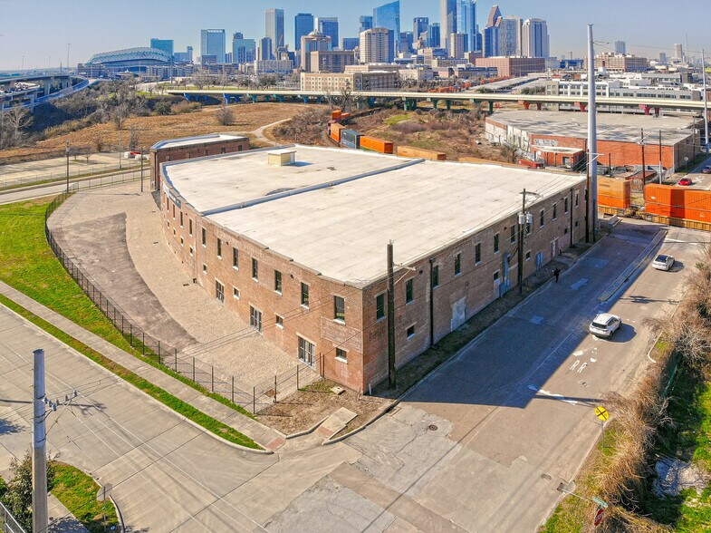 2000 Nance St, Houston, TX à louer - Photo du bâtiment - Image 1 de 31