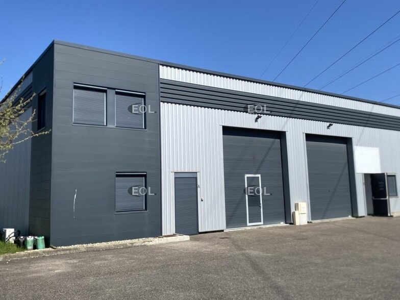 Industrial in Toussieu for lease - Building Photo - Image 1 of 7
