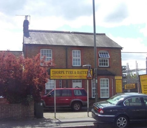 42a Feltham Rd, Ashford à louer - Photo du bâtiment - Image 3 de 7