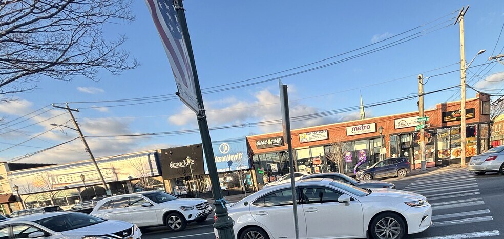 968-984 Hempstead Tpke, Franklin Square, NY à vendre - Photo du bâtiment - Image 2 de 10