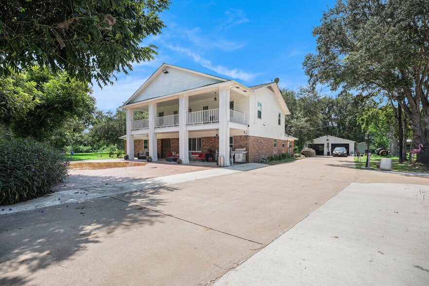 7710 Iowa Colony Blvd, Rosharon, TX à vendre - Photo du bâtiment - Image 3 de 37