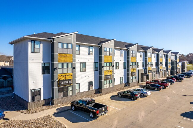 Plus de détails pour 1680 SW Ankeny Rd, Ankeny, IA - Bureau à louer