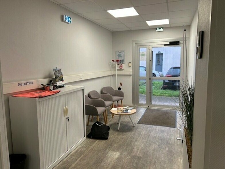 130 Rue Du Rempart, Tours for lease - Lobby - Image 2 of 6