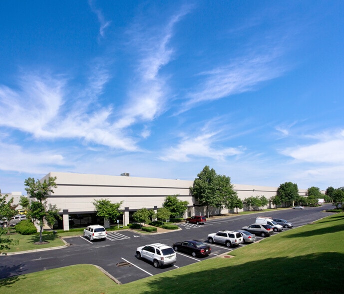 4061 Hickory Hill Rd, Memphis, TN à louer - Photo principale - Image 1 de 2