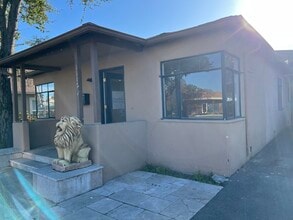 1117 Bont Ln, Walnut Creek, CA for lease Interior Photo- Image 2 of 5