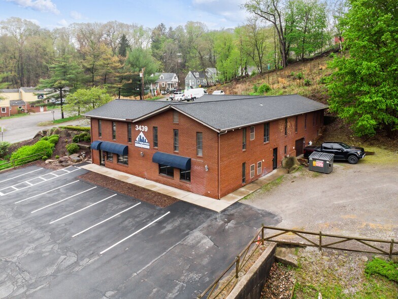 3439 Babcock Blvd, Pittsburgh, PA à vendre - Photo du bâtiment - Image 2 de 23
