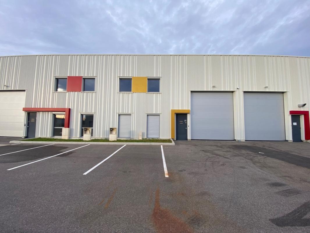 Flex in Corbas for sale Building Photo- Image 1 of 9