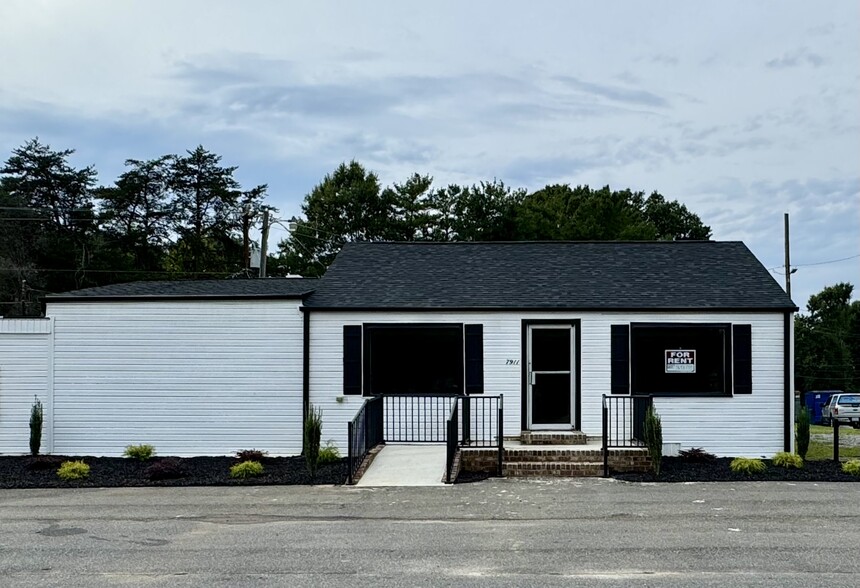 7911 NC Highway 68 N, Stokesdale, NC à vendre - Photo du bâtiment - Image 1 de 1