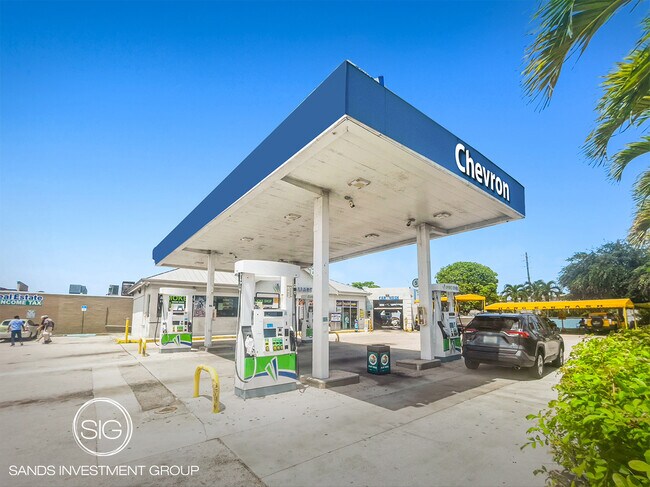 More details for 13705 NW 7th Ave, North Miami, FL - Retail for Sale