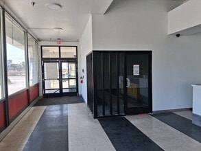 625 E Foothill Blvd, Pomona, CA for lease Interior Photo- Image 2 of 4
