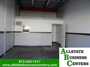 104 W Seneca Ave, Tampa, FL à louer Photo intérieure- Image 1 de 3