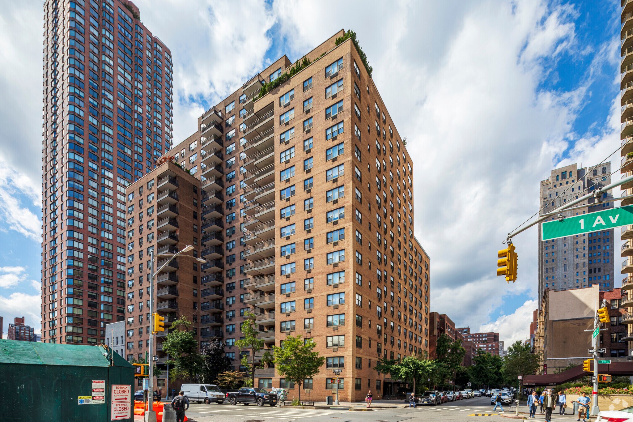 340 E 80th St, New York, NY à vendre Photo du bâtiment- Image 1 de 1