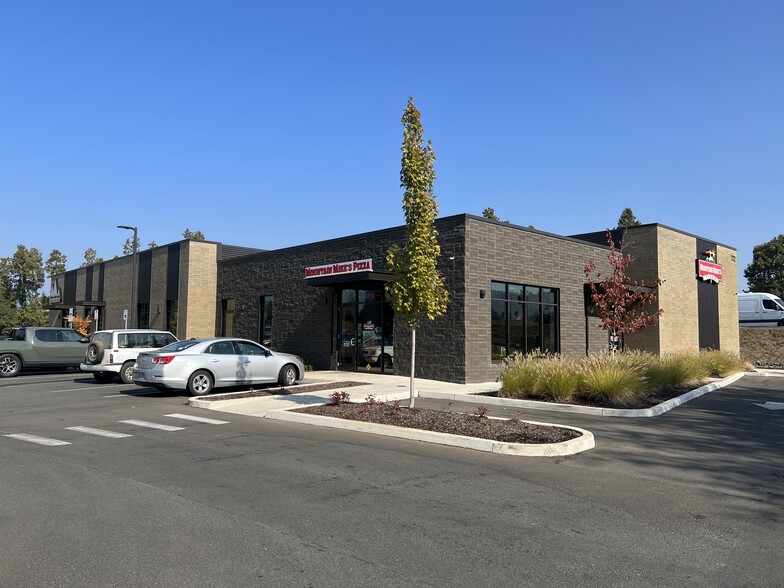 722 W Harvard Ave, Roseburg, OR for lease - Primary Photo - Image 1 of 1