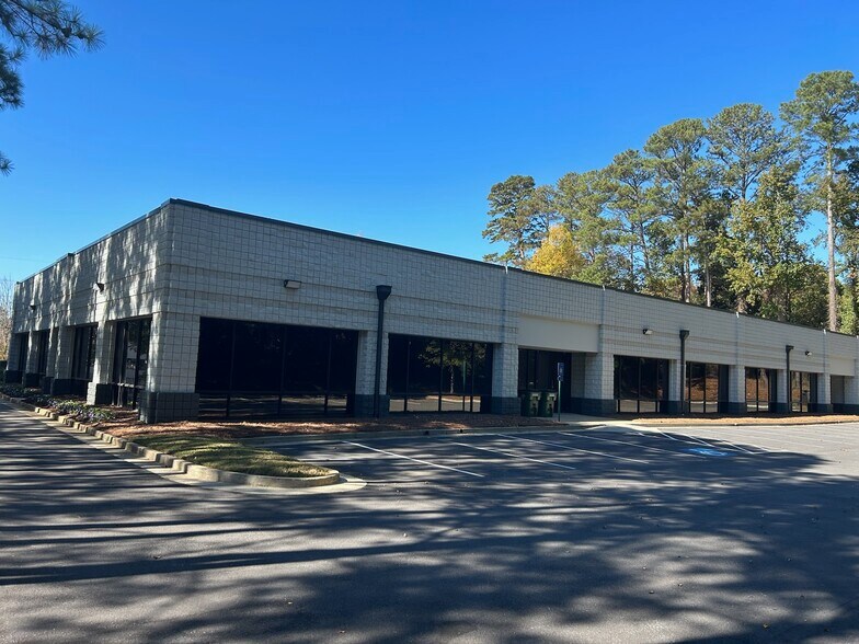 1900 Century Pl NE, Atlanta, GA for lease - Building Photo - Image 3 of 21