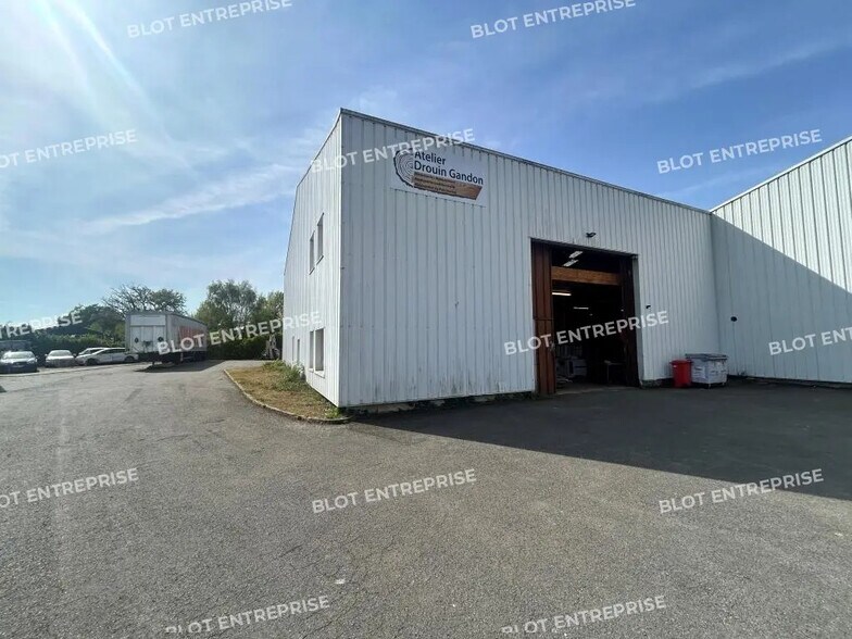Industrial in Rennes for lease - Building Photo - Image 2 of 4