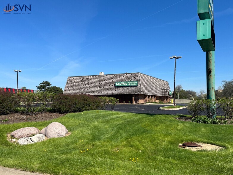 2580 E Main St, St Charles, IL à vendre - Photo du bâtiment - Image 2 de 7