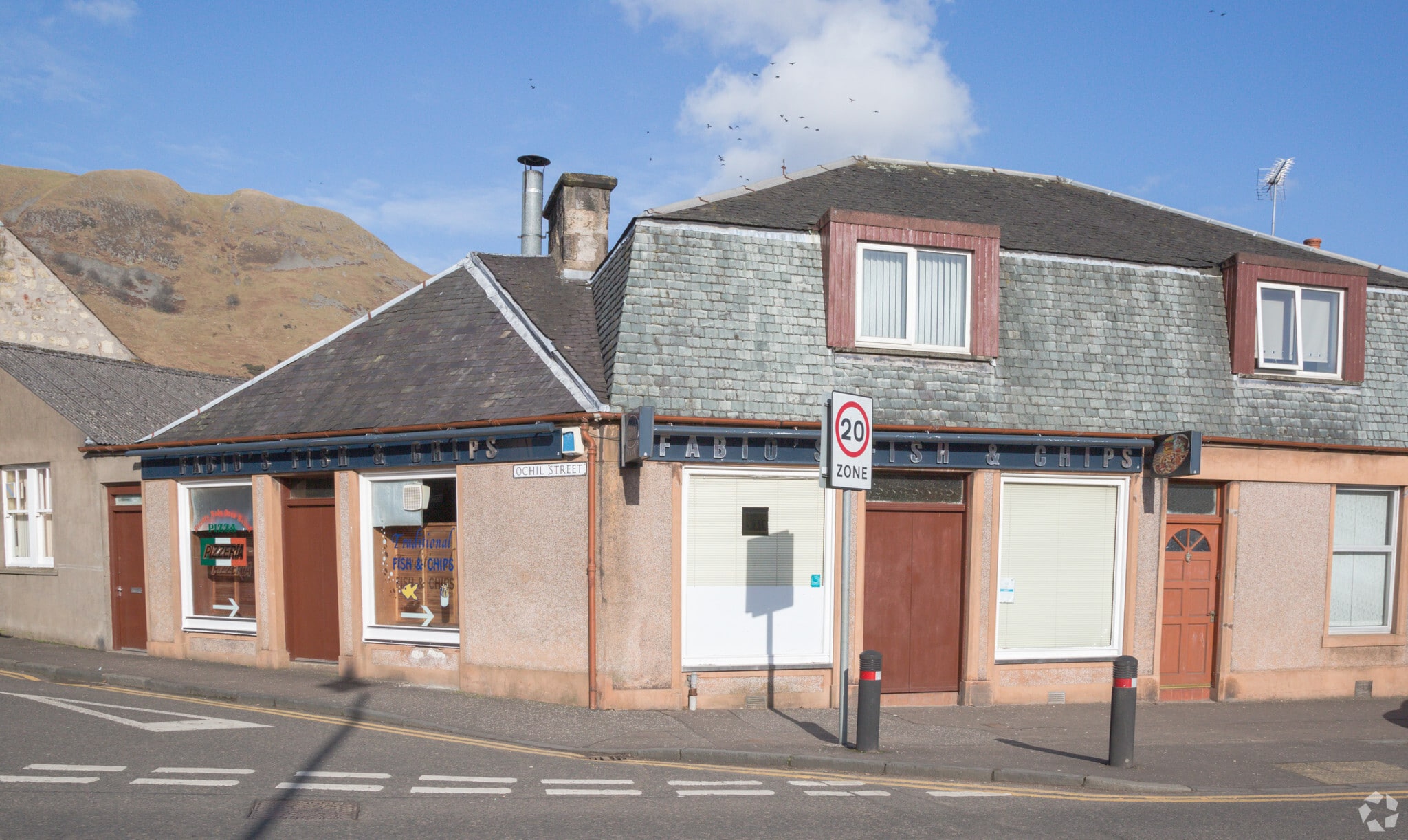 104-108 High St, Tillicoultry à vendre Photo du bâtiment- Image 1 de 29