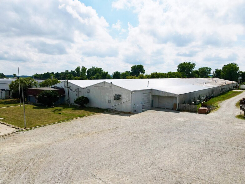 425 Industrial Dr, Bremen, IN for sale - Building Photo - Image 2 of 11
