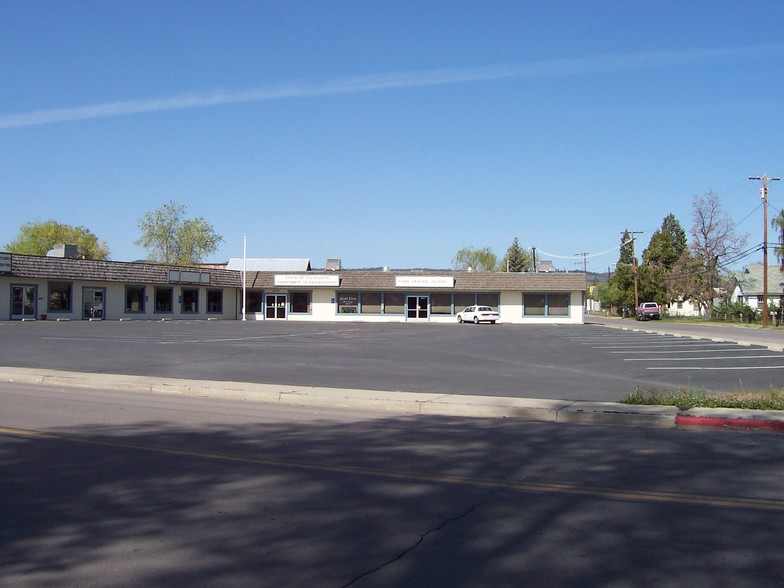 170 Russell Ave, Susanville, CA for lease - Building Photo - Image 2 of 3