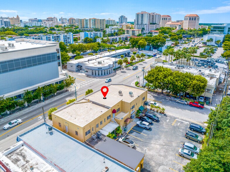 3471-3475 SW 8th St, Miami, FL à louer - Photo du bâtiment - Image 2 de 19