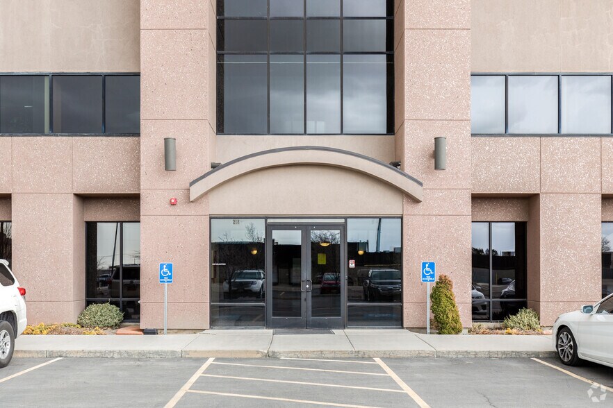 208 N 2100 W, Salt Lake City, UT à vendre - Photo du bâtiment - Image 3 de 40