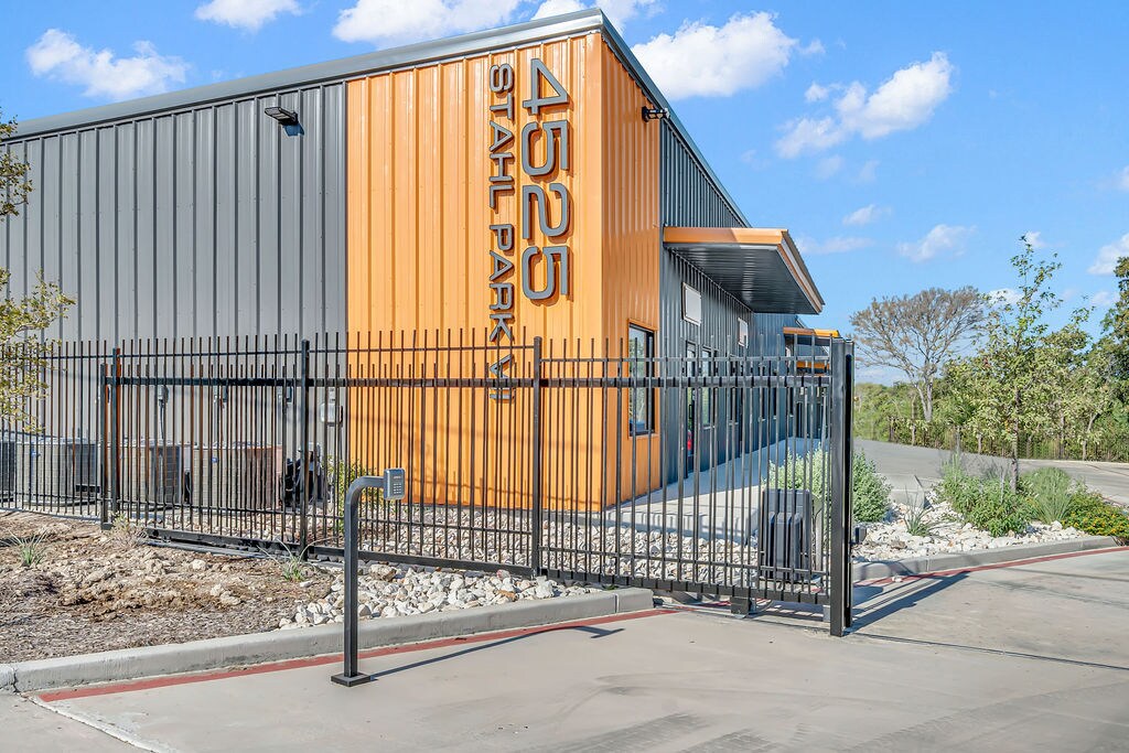 4503 N Stahl Park, San Antonio, TX à louer Photo du bâtiment- Image 1 de 55