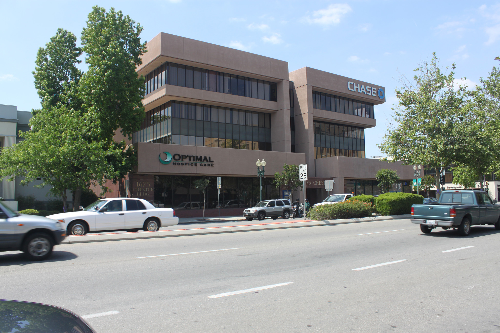 1675 Chester Ave, Bakersfield, CA for sale Building Photo- Image 1 of 1