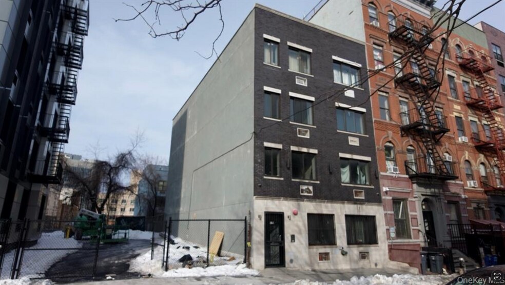 915 Eagle Ave, Bronx, NY à vendre - Photo principale - Image 1 de 12