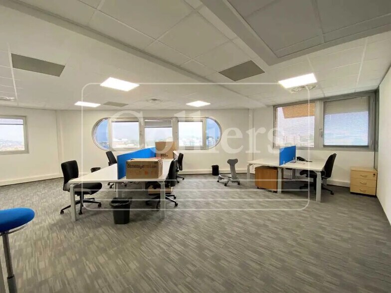 Bureau dans Marseille à louer - Photo du bâtiment - Image 1 de 21