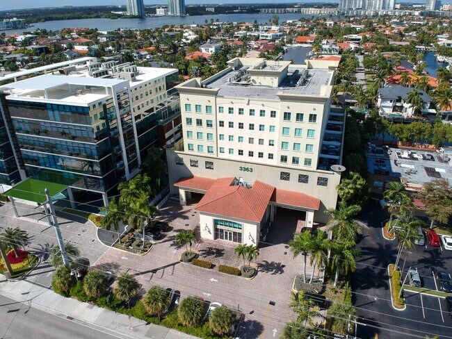 Plus de détails pour 3363 NE 163rd St, North Miami Beach, FL – Bureau, Bureau/Médical à vendre, North Miami Beach, FL