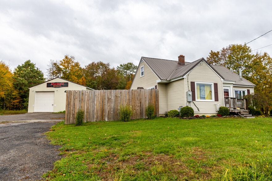 2800 NY-49, West Monroe, NY à vendre - Photo du bâtiment - Image 3 de 86