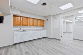 180 Main St, Waterville, ME à louer Photo intérieure- Image 2 de 11