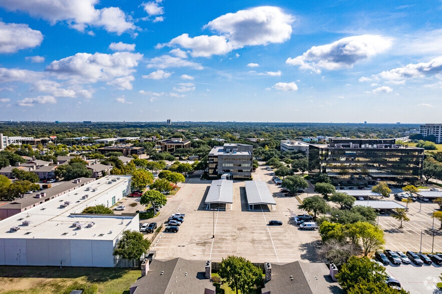 16801 Addison Rd, Addison, TX à louer - Aérien - Image 2 de 12